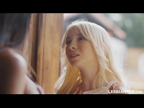 ❤️ Tyttö tulee kotiin muutamaa kuukautta myöhemmin ja päätyy syömään äitipuolensa pillua ❤️❌ Just porn at us ❤